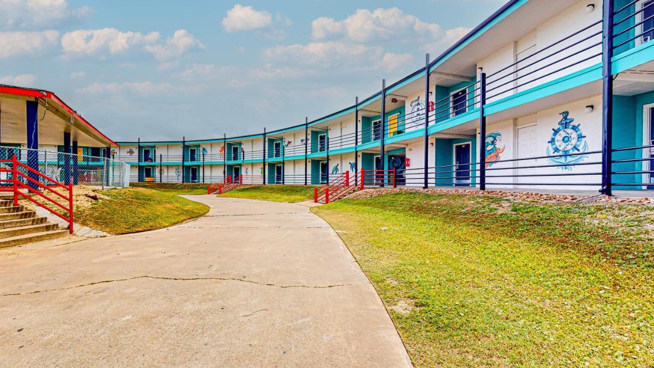Crystal Palace Resort Bolivar Peninsula Exterior photo