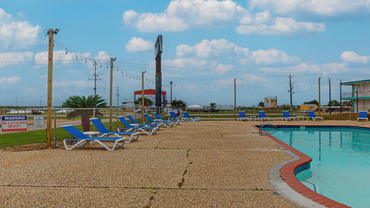 Crystal Palace Resort Bolivar Peninsula Exterior photo