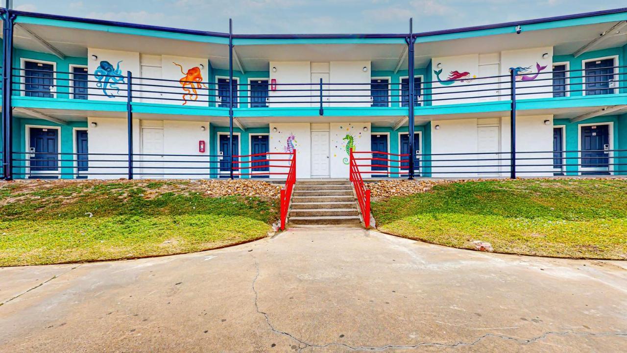 Crystal Palace Resort Bolivar Peninsula Exterior photo