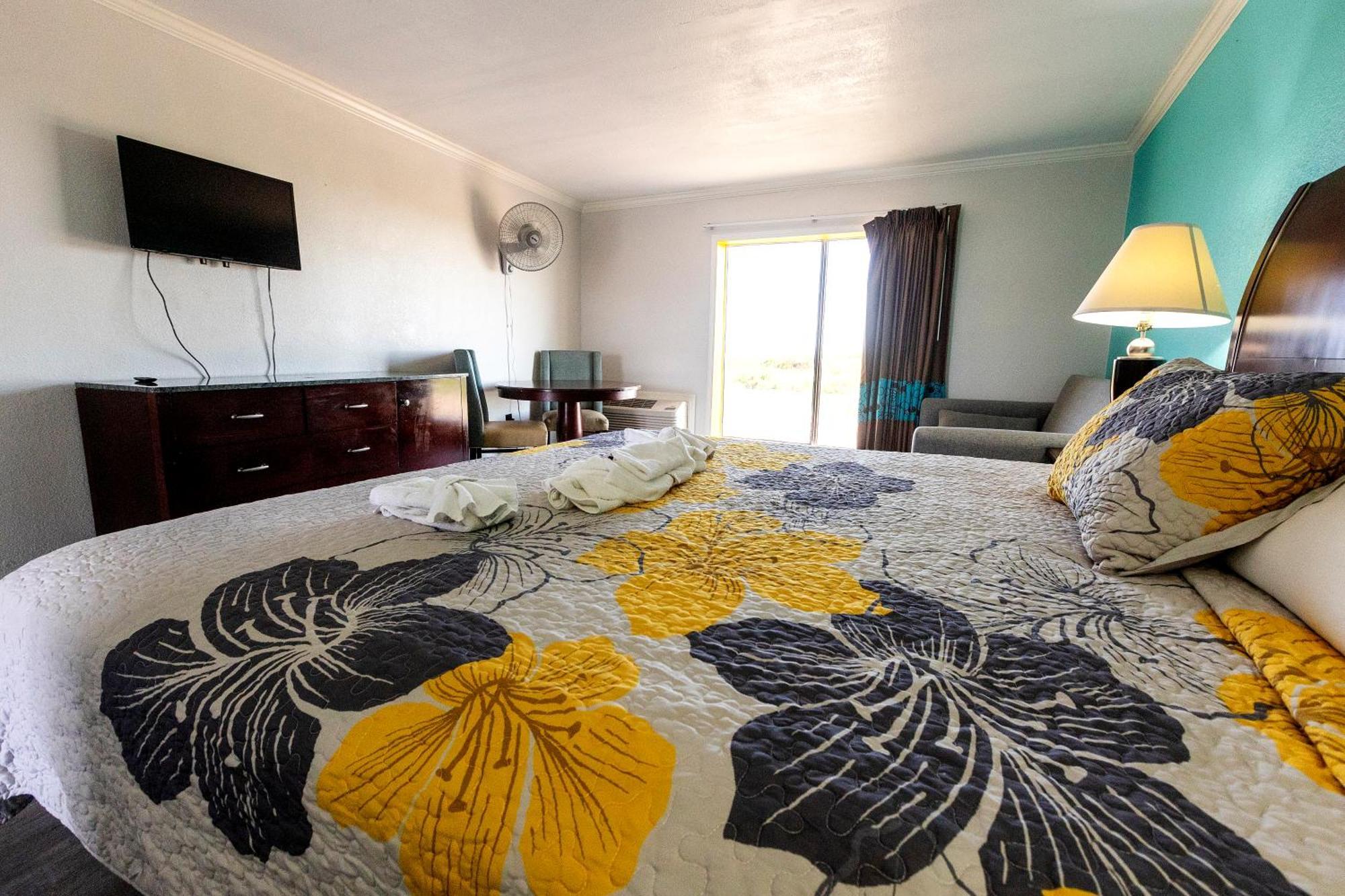 Crystal Palace Resort Bolivar Peninsula Exterior photo