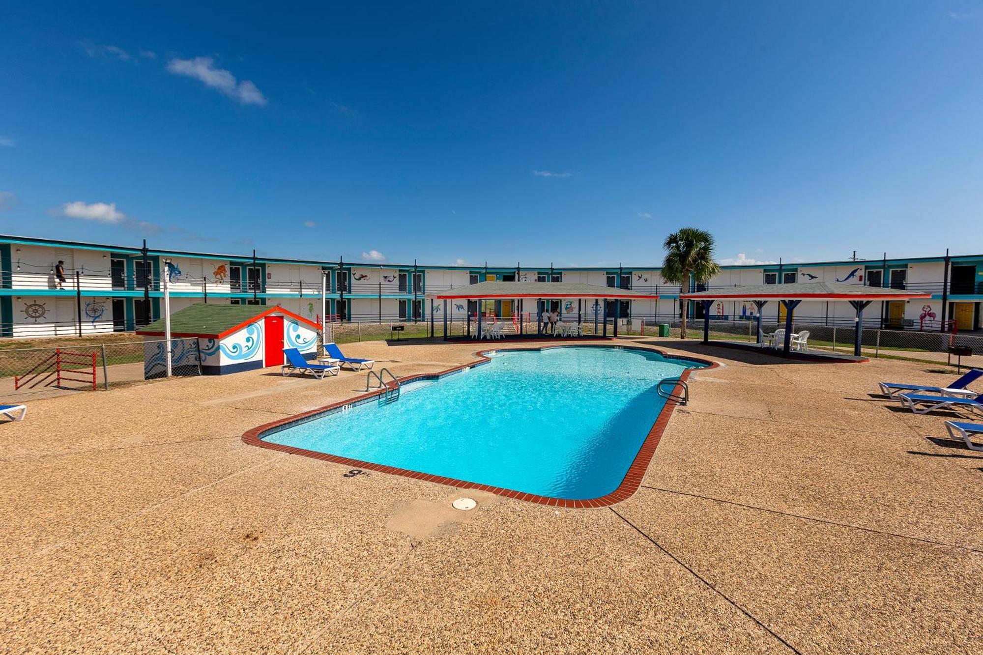 Crystal Palace Resort Bolivar Peninsula Exterior photo