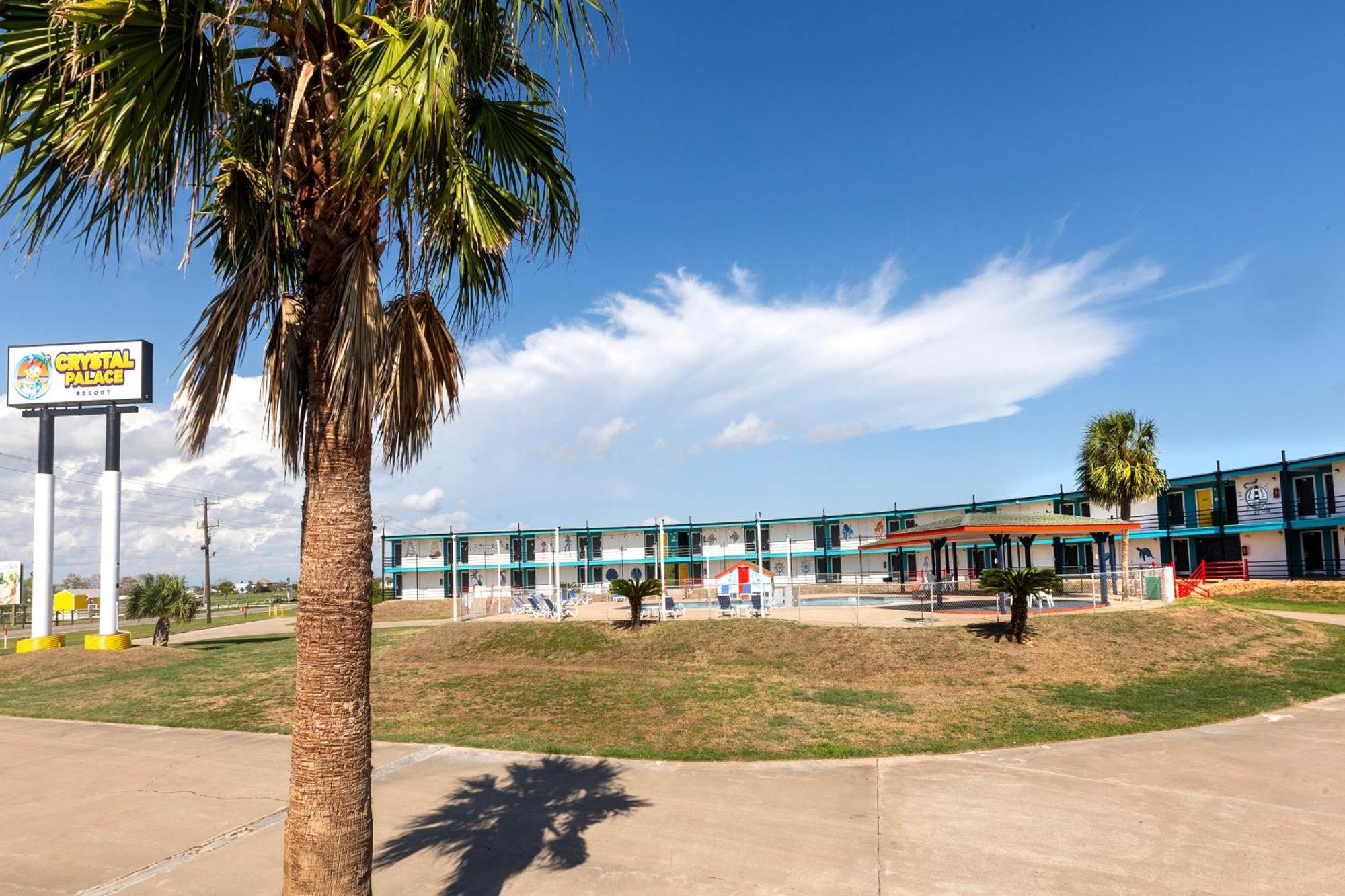 Crystal Palace Resort Bolivar Peninsula Exterior photo