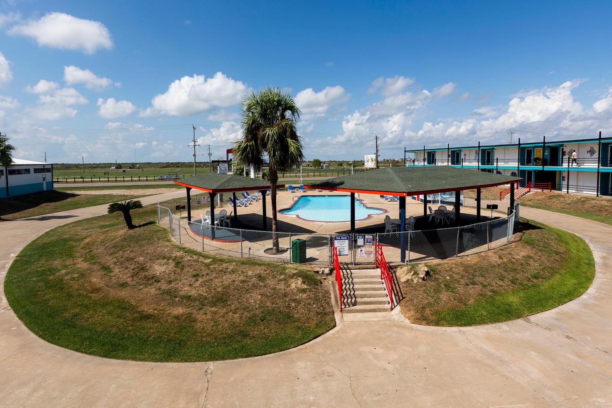 Crystal Palace Resort Bolivar Peninsula Exterior photo